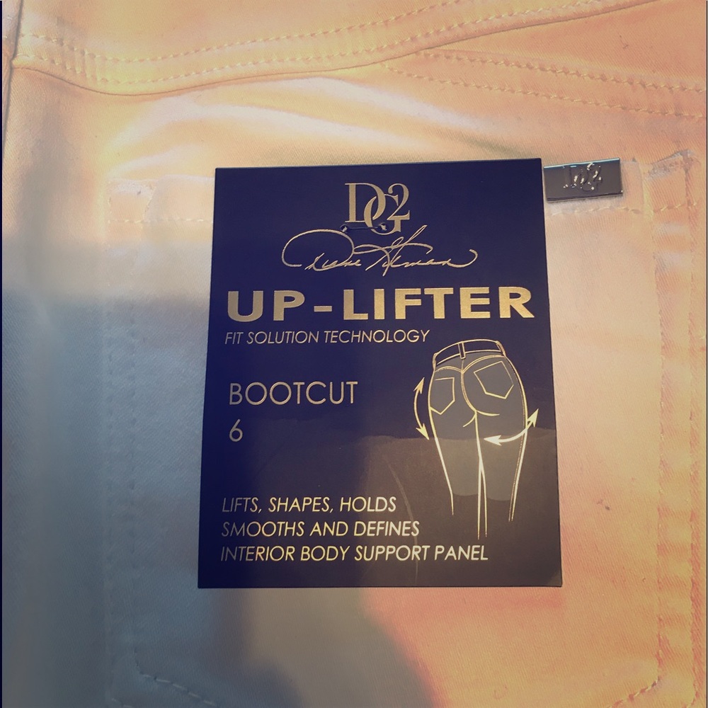 DG2 white uplifted bootcut jeans. New! Size 6